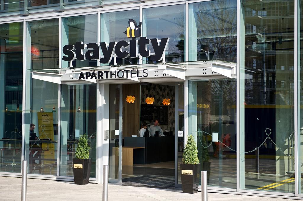 Staycity Aparthotels London Heathrow Ґіллінґдон Екстер'єр фото